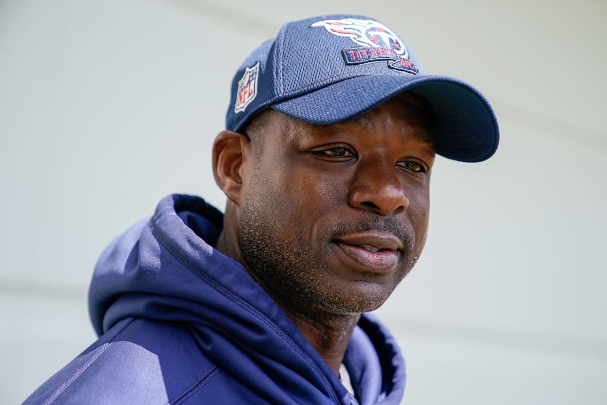 Giants to Interview Titans Running Backs Coach Tony Dews