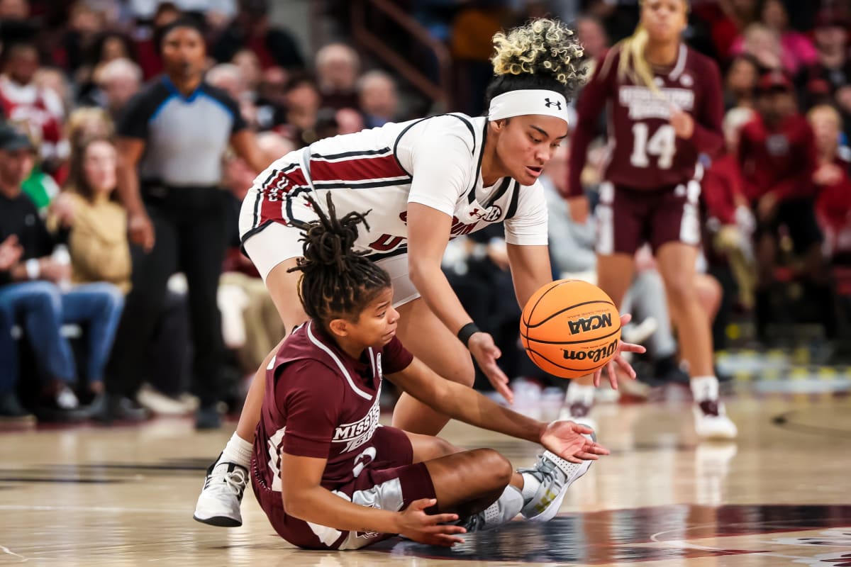 South Carolina Gamecocks Women's Basketball Team: Sole Undefeated Team ...