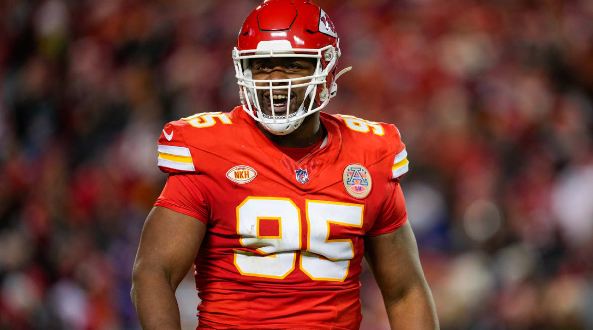 Chiefs' Chris Jones Nailed Perfect Cris Collinsworth Impression During Game