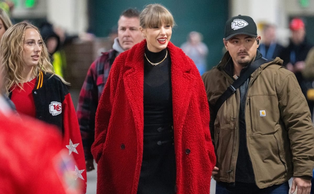 Bills Honor Taylor Swift With Specialty Food Concessions for Chiefs Game