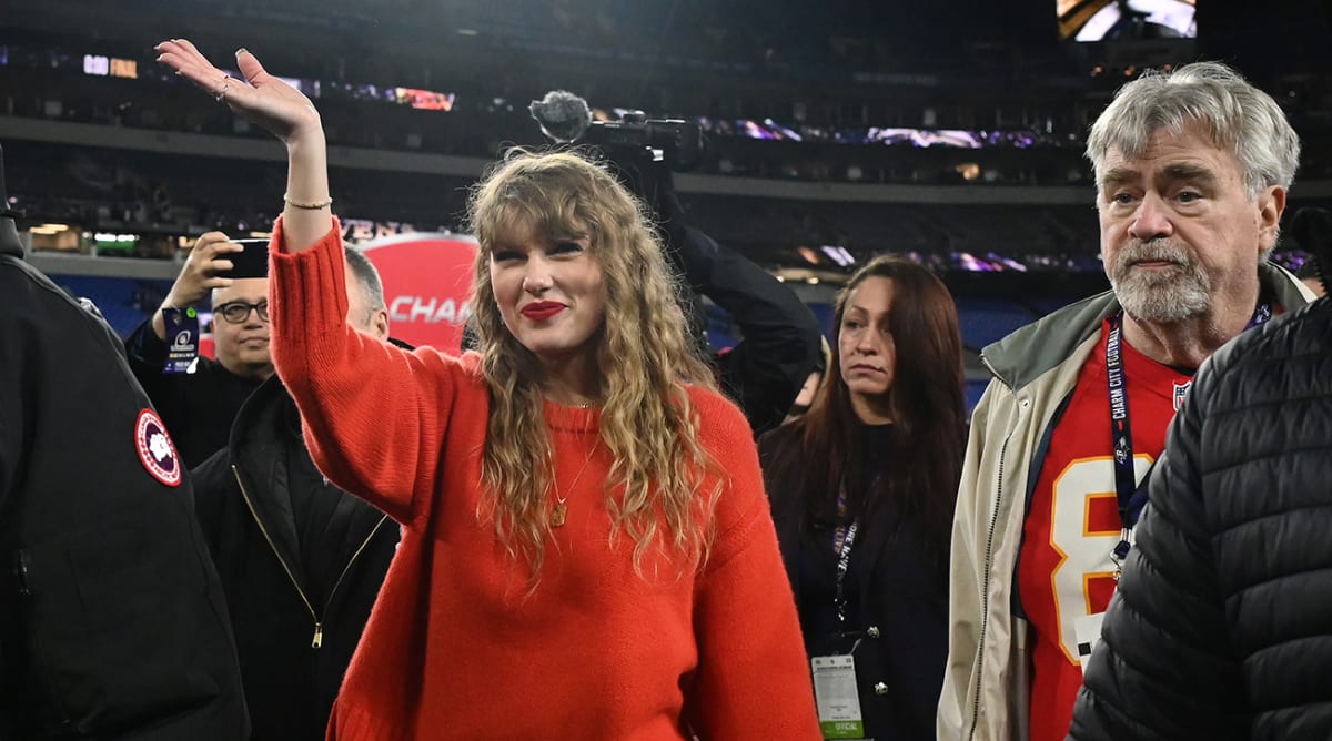Cameras Caught Taylor Swift Sharing Sweet Moment With Travis Kelce’s Mom After Chiefs’ Win