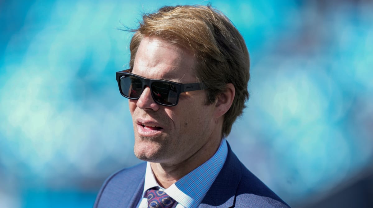 NFL Fans Salute Fox’s Greg Olsen While Tom Brady Looms as Replacement