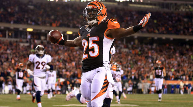 Former Patriots, Bengals running back announces retirement