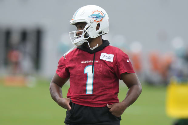 NFL Fans Thought a Bulked-Up Tua Tagovailoa Looked a Lot Different at  Dolphins Practice