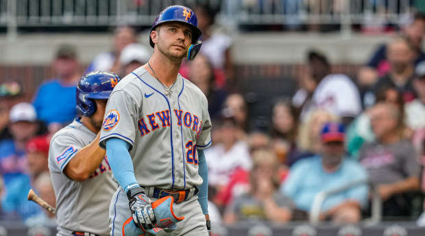 Pete Alonso hits a kid with a ball during Home Run Derby 