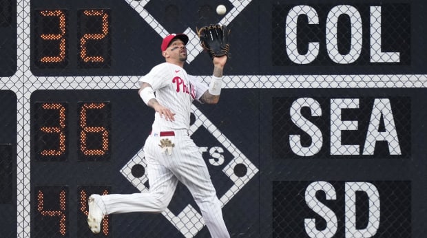 Nick Castellanos' son is the best part of his clutch Phillies HRs