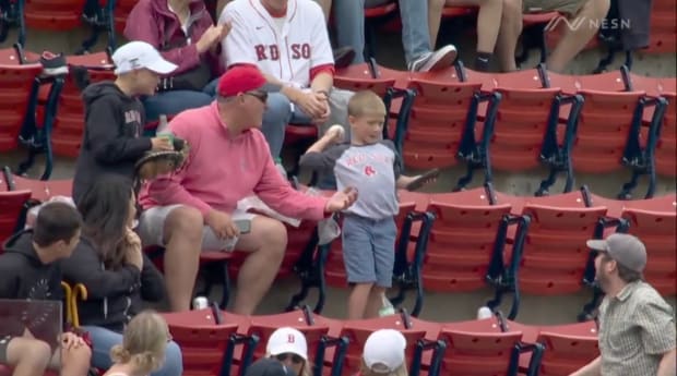 Yankees fan goes viral for argument with children in Red Sox gear