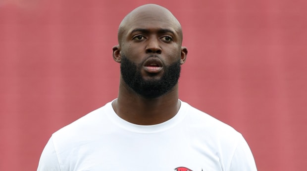 Leonard Fournette announces Bucs signing with Instagram post