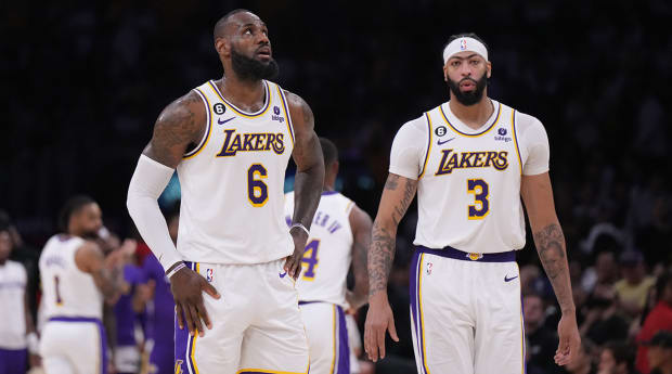 ESPN - The Los Angeles Lakers have made the switch to wear their