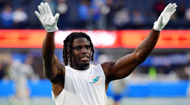 Miami Dolphins WR Tyreek Hill Off to Record-Setting Start - Sports  Illustrated Miami Dolphins News, Analysis and More