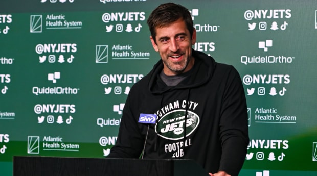 Aaron Rodgers-to-NY Jets talk heating up as Rodgers drops hint