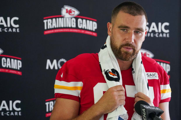 Travis Kelce Told Heartbreaking Story About How He Failed to Give Taylor Swift His Phone Number