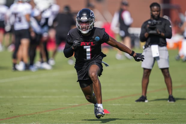 Atlanta Falcons cornerback Clark Phillips III returns to practice