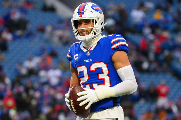 Bills safety Micah Hyde misses practice with back injury, status