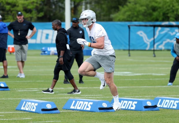 Detroit Lions sign first-round linebacker Jack Campbell to rookie