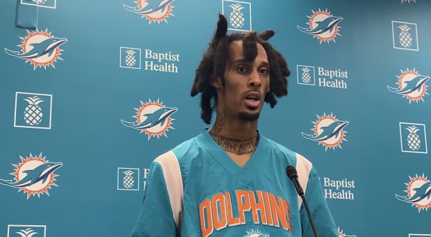 Miami Dolphins Waive Wide Receiver Robbie Chosen in Final Roster Cuts for  2023 Season - BVM Sports