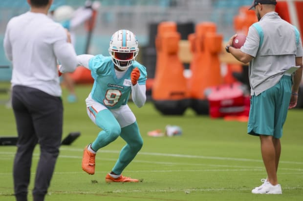 Dolphins QB Tua Tagovailoa struggles in Sunday practice