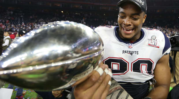 2-time Super Bowl champion Trey Flowers rejoins Patriots