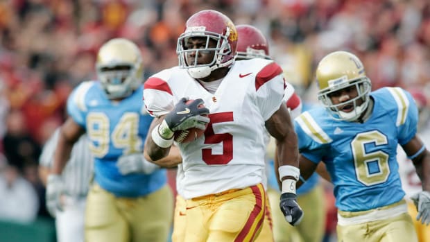 Reggie Bush to forfeit Heisman Trophy