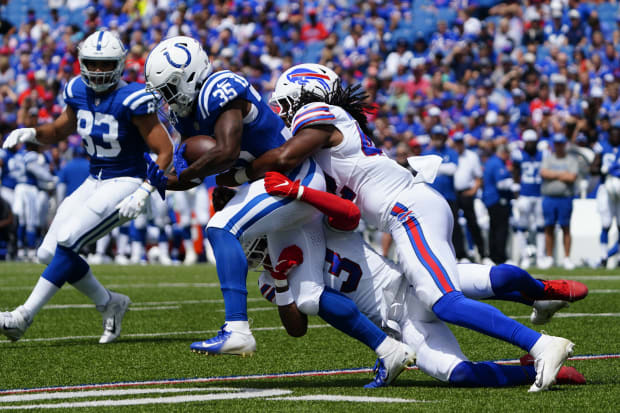 Buffalo Bills linebackers Dorian Williams and Travin Howard show