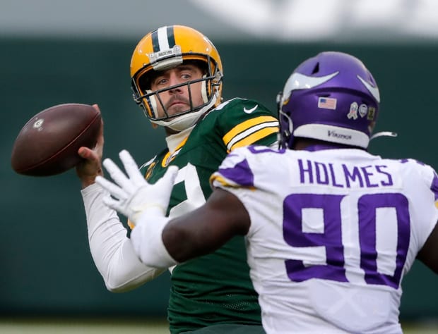 Vikings make five roster moves, including placing veteran T.Y.