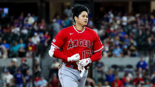Shohei Ohtani Completes Home Run Trot Helmetless After Yet Another
