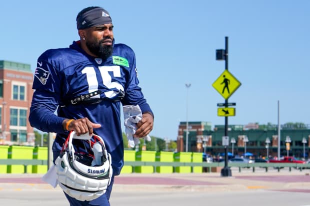 Ezekiel Elliott joins the New England Patriots on a one-year deal - BVM ...