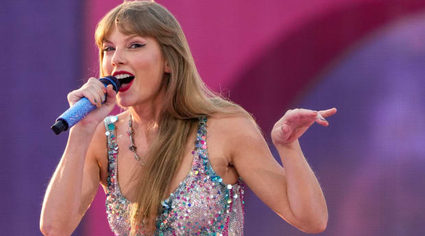 Taylor Swift Confirmed Her NFL Allegiance During Concert Friday