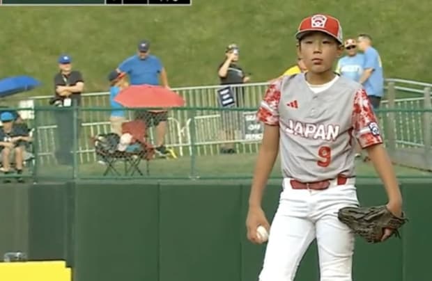 Cardinals: MLB fans were in awe of Nolan Arenado's beautiful catch