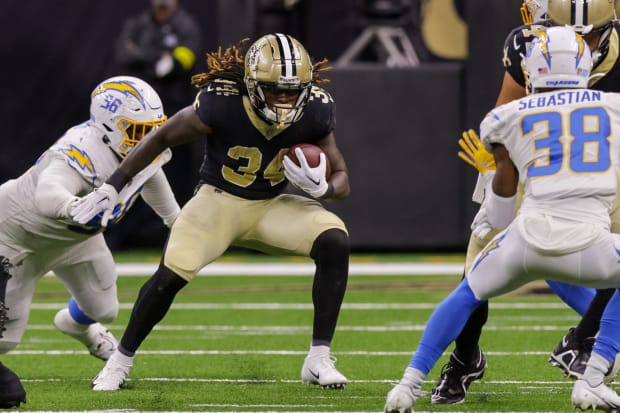 Saints Re-Sign Tony Jones Jr