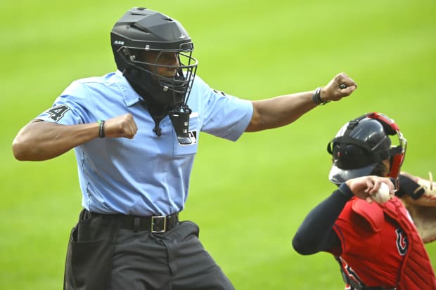 Midwest Ump: Equipment Worn By Some MLB Umpires