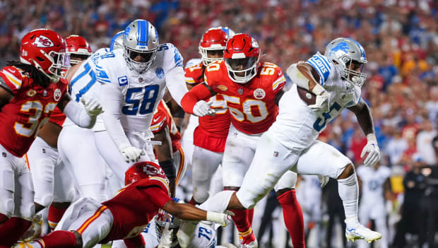 David Montgomery leads Lions to upset victory over Chiefs