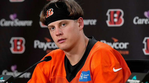 ESPN on X: Breaking: Joe Burrow has reached an agreement with the Bengals  on an 5-year, $275 million extension that includes $219.01 million  guaranteed and makes him the highest-paid player in NFL