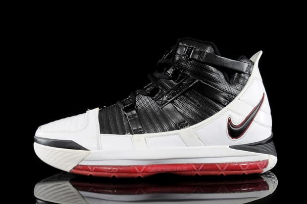 Lebron james first signature shoe online