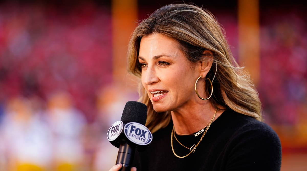 Erin Andrews s Spokesperson Addresses Whether She Made Up Sideline