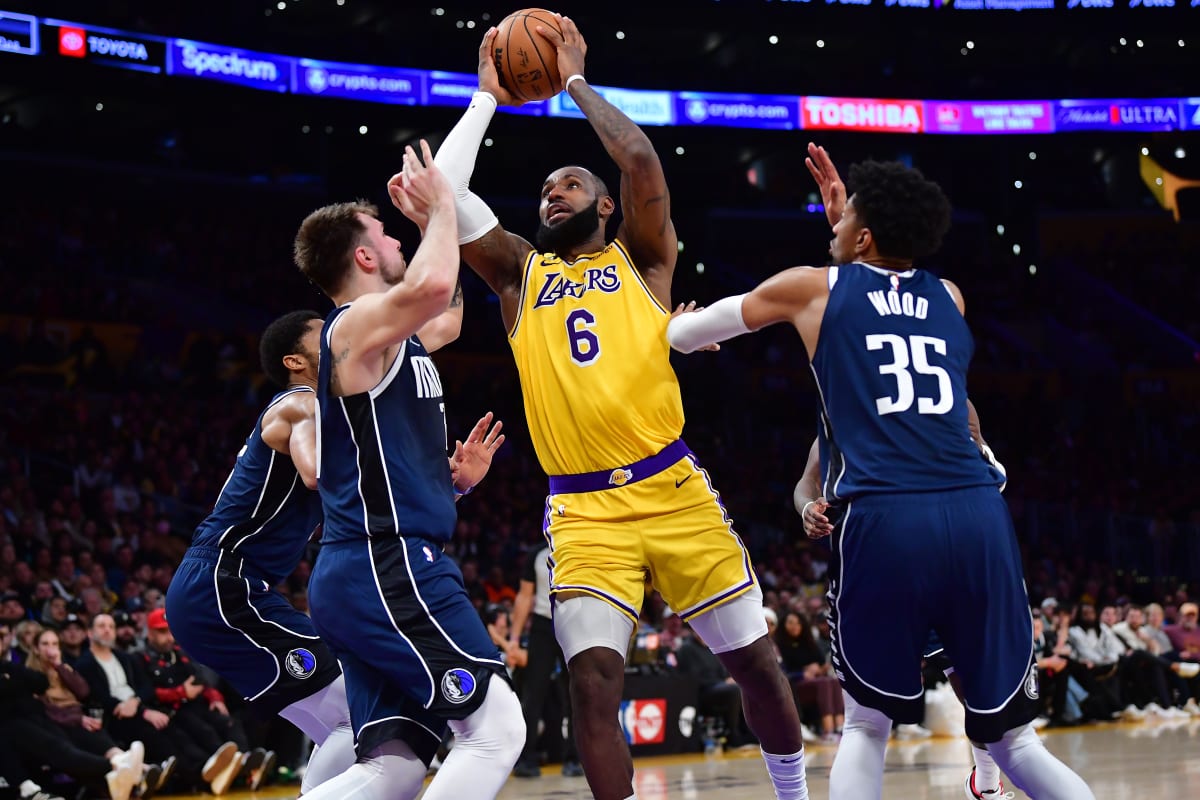 Los Angeles Lakers vs. Dallas Mavericks: Expert Predictions and Key ...