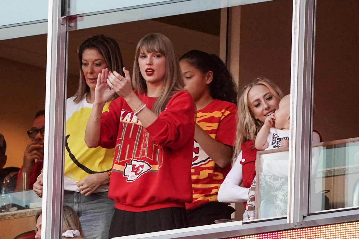 Travis Kelce Gushed About Being Blown Away By Seeing Taylor Swift   Usatsi 21805066 