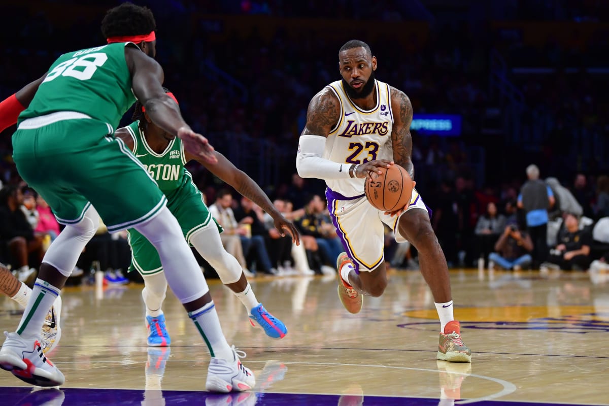 Lakers Injury Report: LeBron James Hurts Knee Vs Celtics - BVM Sports