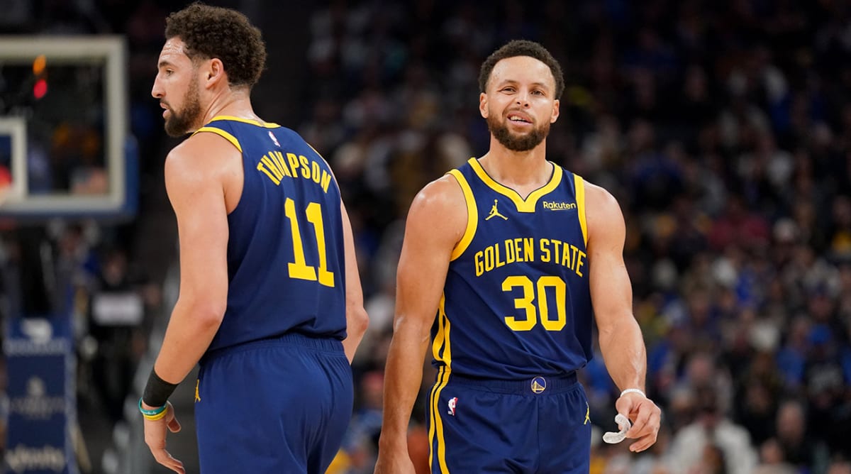 Steph Curry, Klay Thompson Share Somber Moment on Bench After