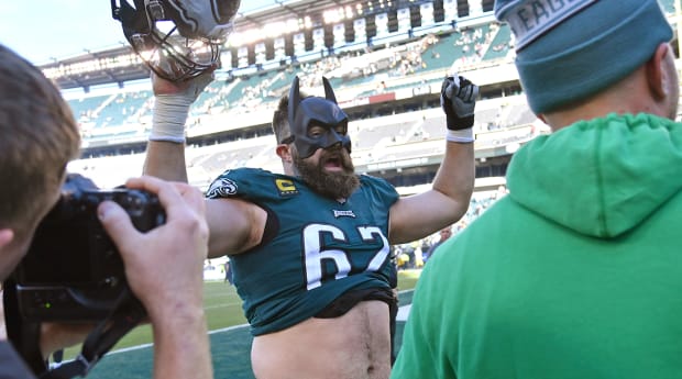 NFL Fans Were Wildly Impressed by Jason Kelce’s Lightning-Quick Beer Chug