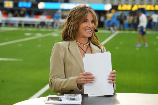 Former ESPN Co-Workers, NFL Fans Pay Tribute To Suzy Kolber After She Announces Layoff