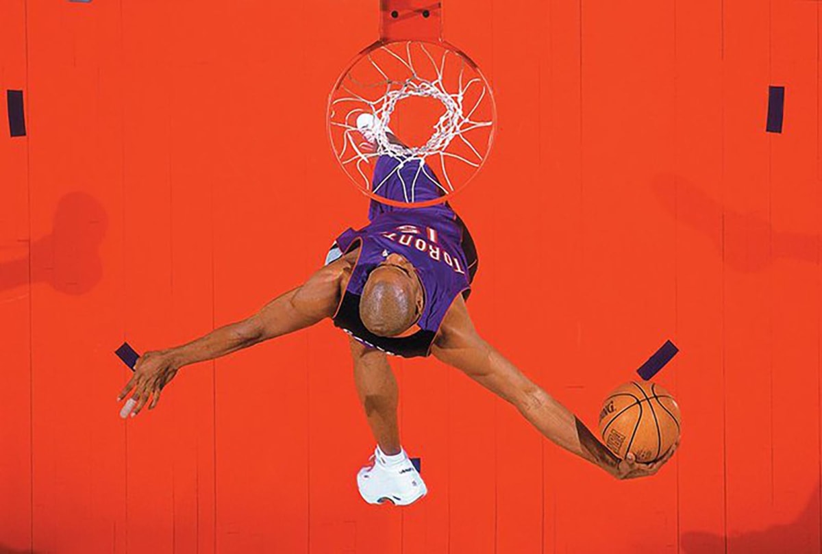 How Vince Carter's 2000 NBA Dunk Contest Inspired A Generation of Dunkers