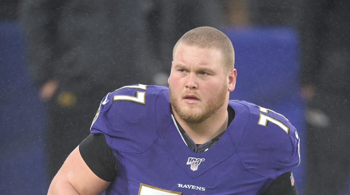 Ravens' Bradley Bozeman Demolishes 72-Ounce Steak in Dinner Challenge