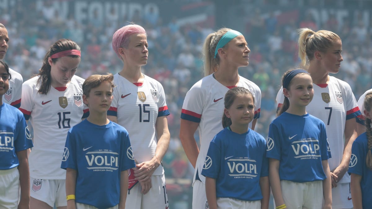 USWNT Calls For Repeal of U.S. Soccer's National Anthem Kneeling Policy