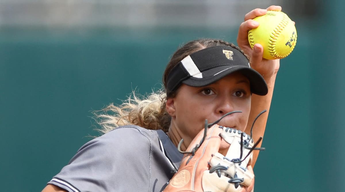 Jayda Coleman Named Gatorade National Softball Player of the Year