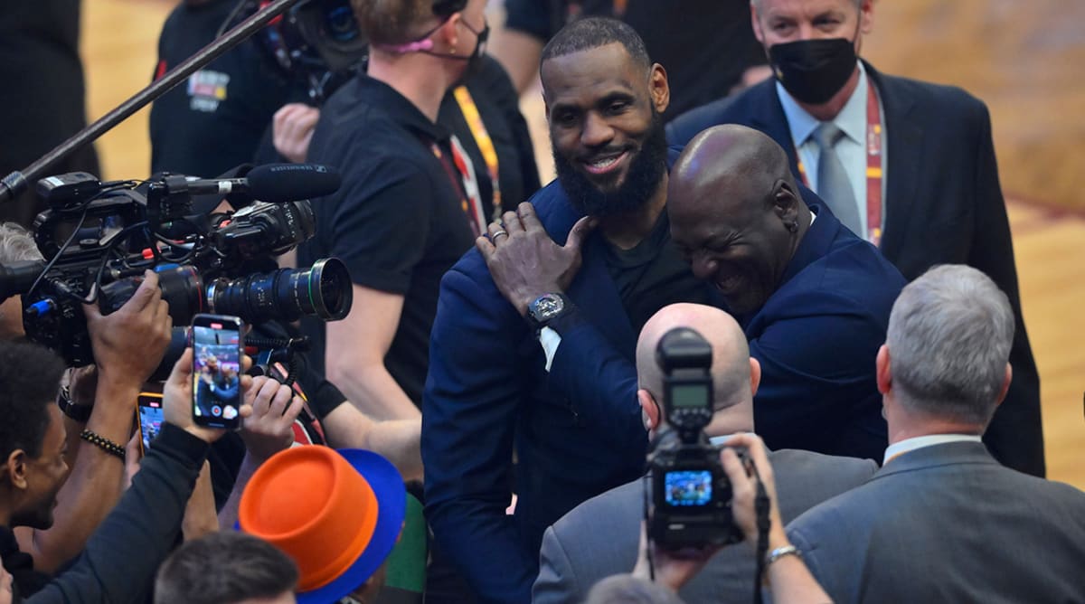 Michael Jordan, LeBron James Embrace After NBA's 75th Anniversary Celebration