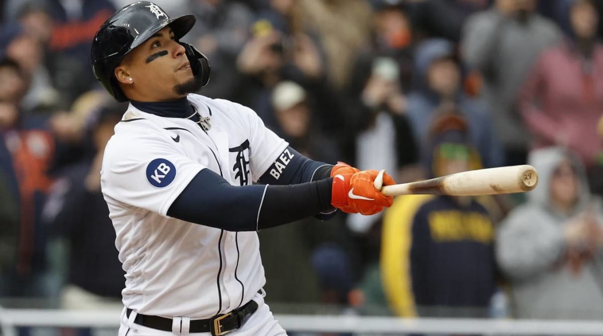 Javier Báez Hits Wild Walk-Off Single in First Game As a Tiger