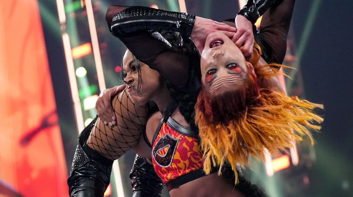 Bianca Belair Shines in Match of the Night at ‘Hell in a Cell’