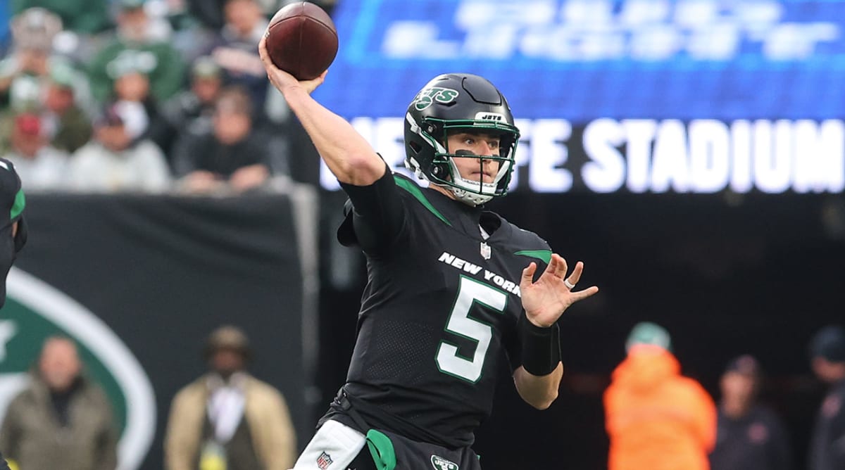 NY Jets QB Mike White Cleared for Action on Sunday