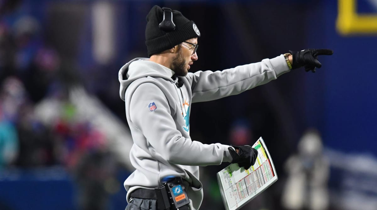 Bills threatened with penalty after fans throw snowballs at